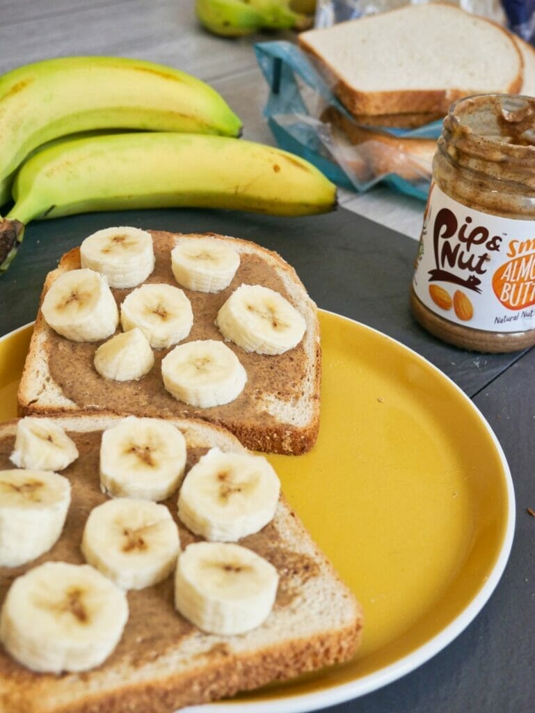 almond butter and banana toast with bananas and bread