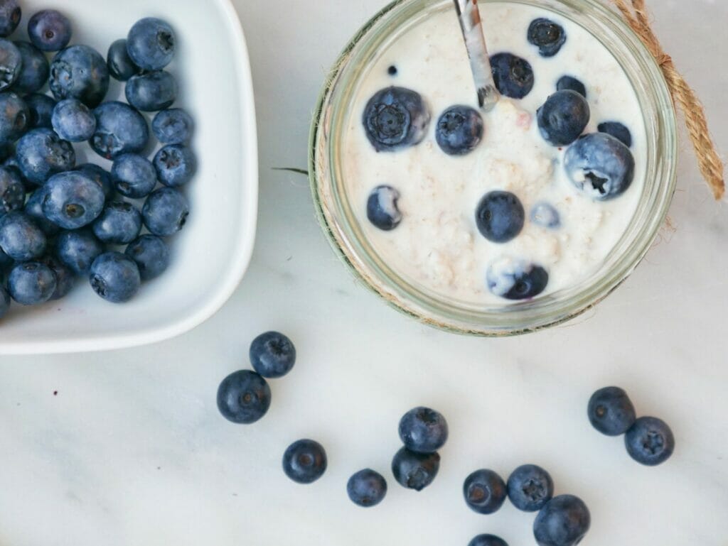 blueberry overnight oats with fresh blueberries