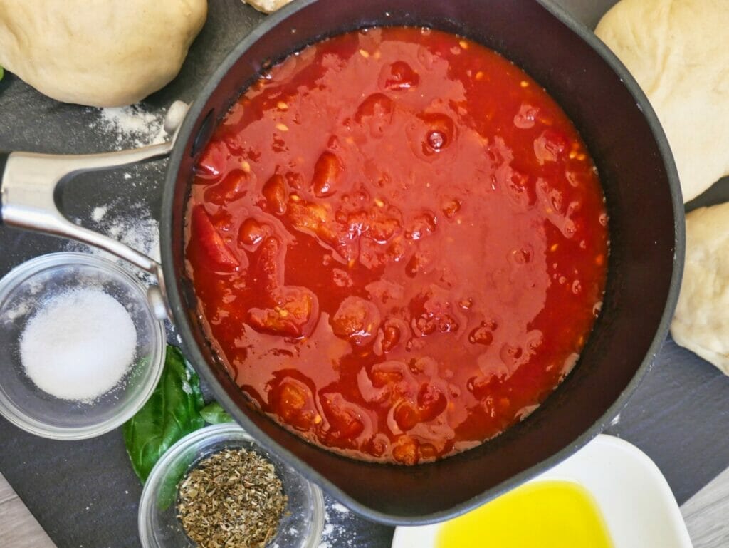 ingredients for pizza sauce