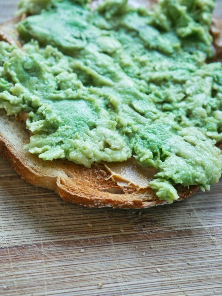 smashed avocado on toast