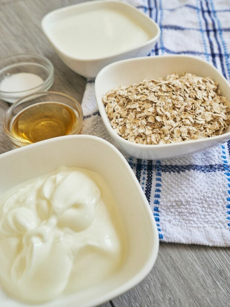 ingredients for plain overnight oats