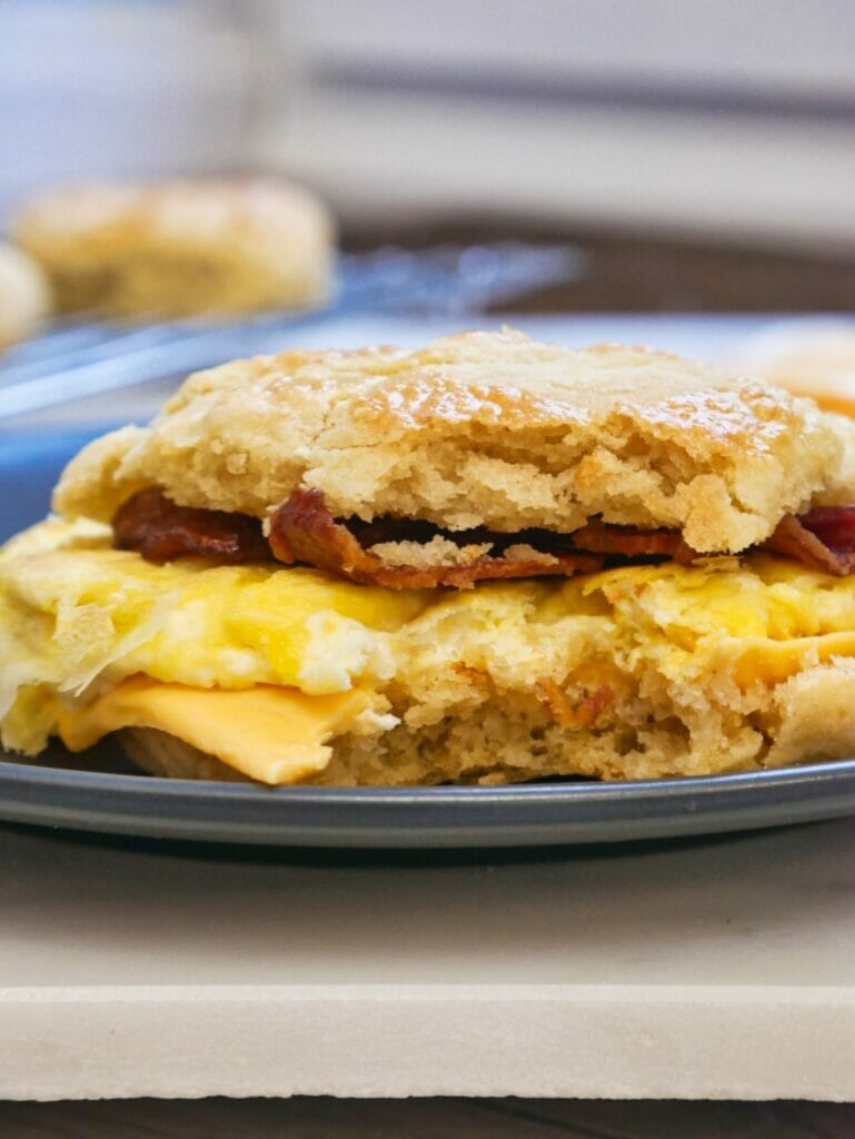 bacon egg and cheese biscuit