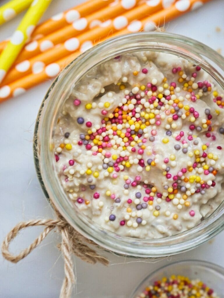 mason jar of birthday cake overnight oats