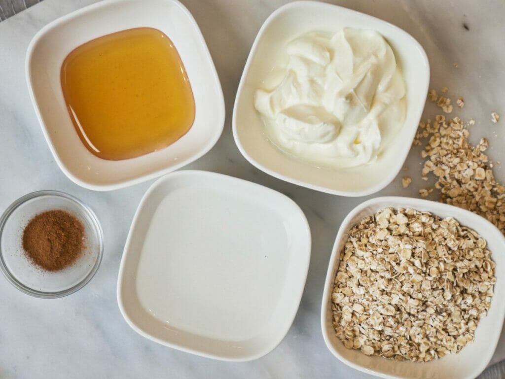 ingredients for cinnamon overnight oats
