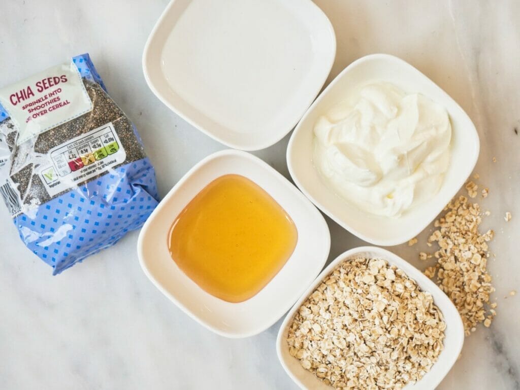 ingredients for honey overnight oats