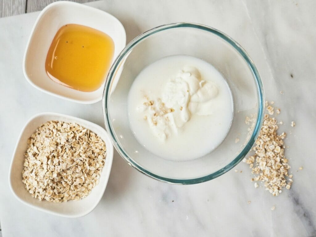 ingredients for honey overnight oats