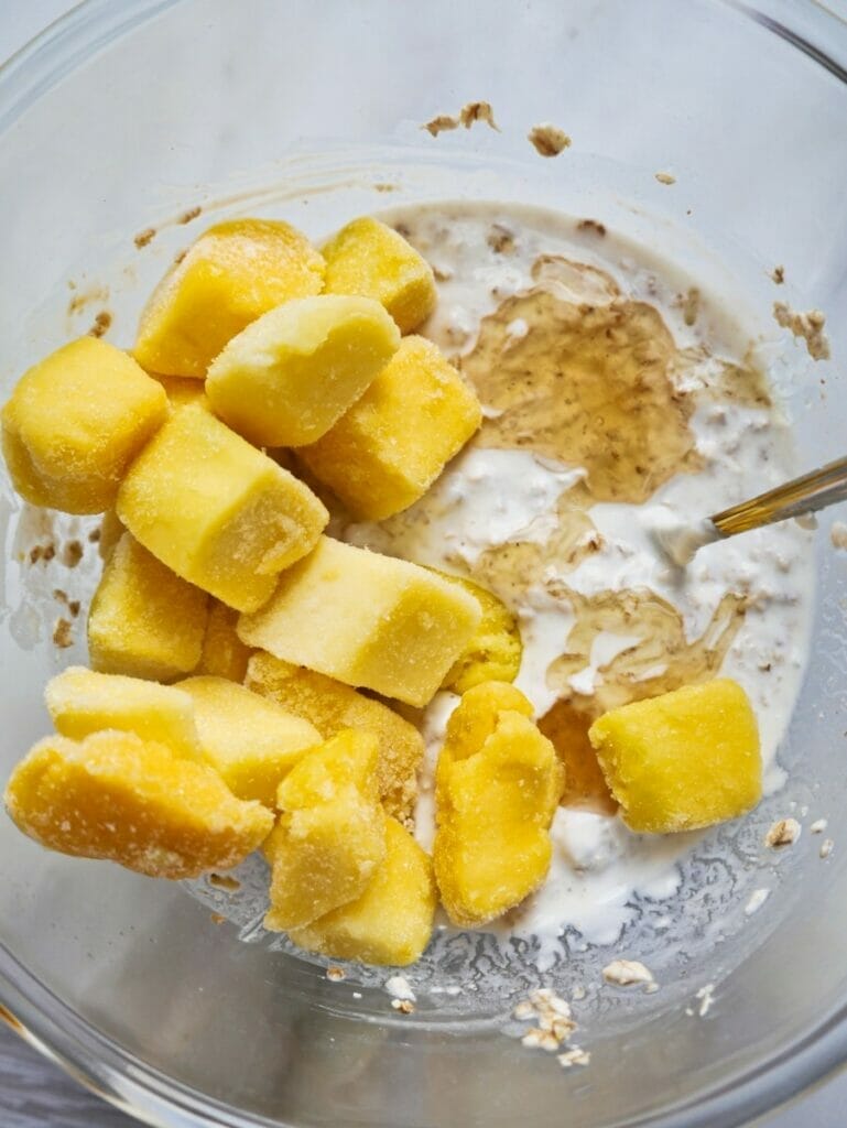 mango overnight oats