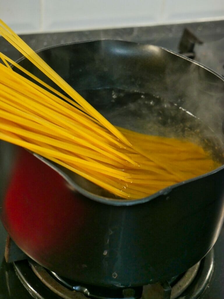 pasta in pot