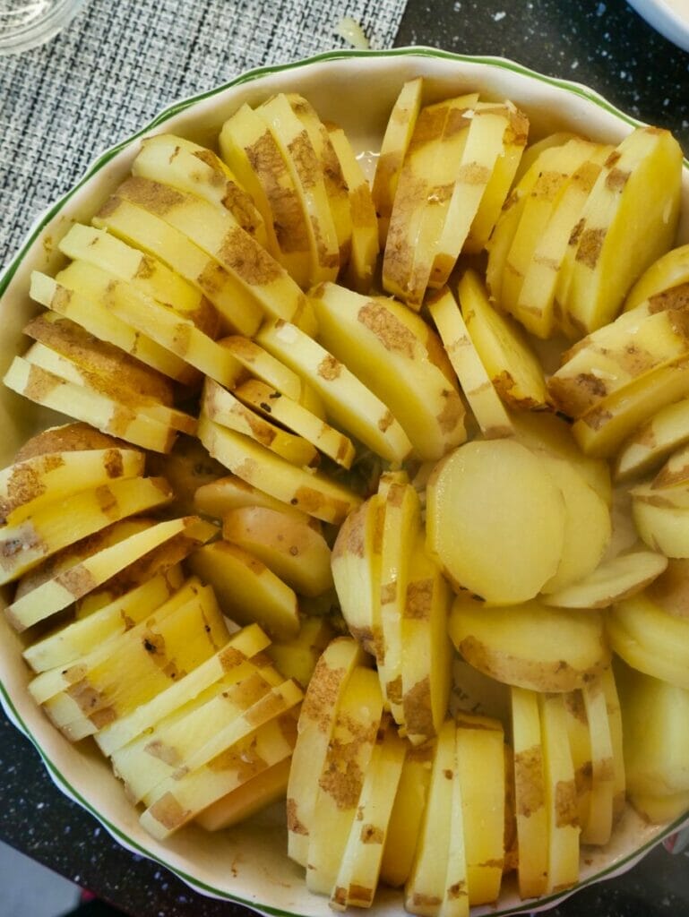 scalloped potatoes in dish