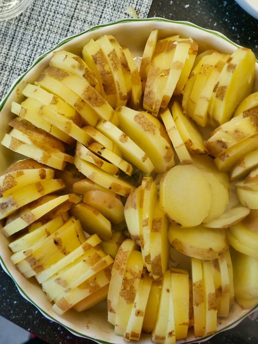 Easy Scalloped Potatoes Recipe - No Fuss Kitchen