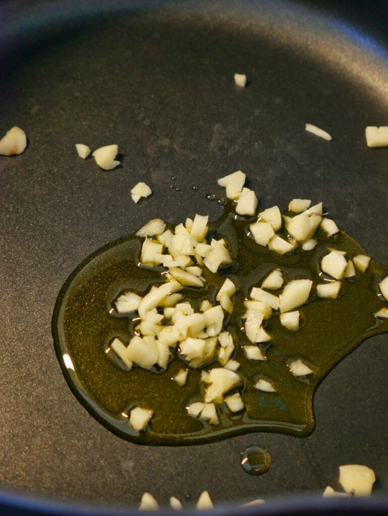 chopped garlic