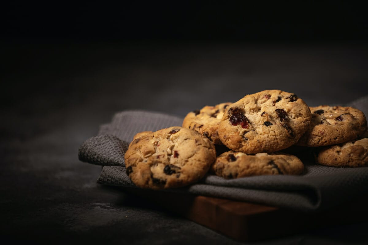Why are my cookies burnt on the bottom 9 reasons and how to fix them
