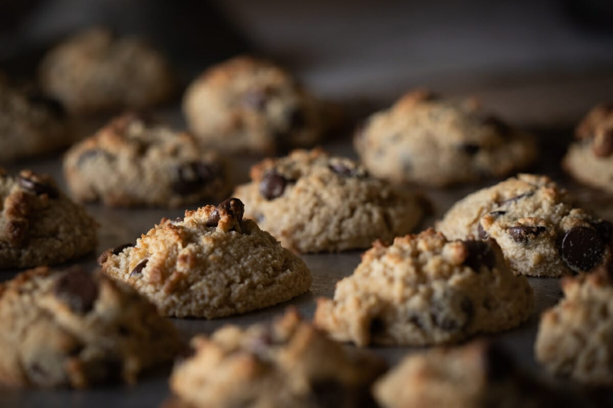 Why are my cookies burnt on the bottom? 9 reasons and how to fix them