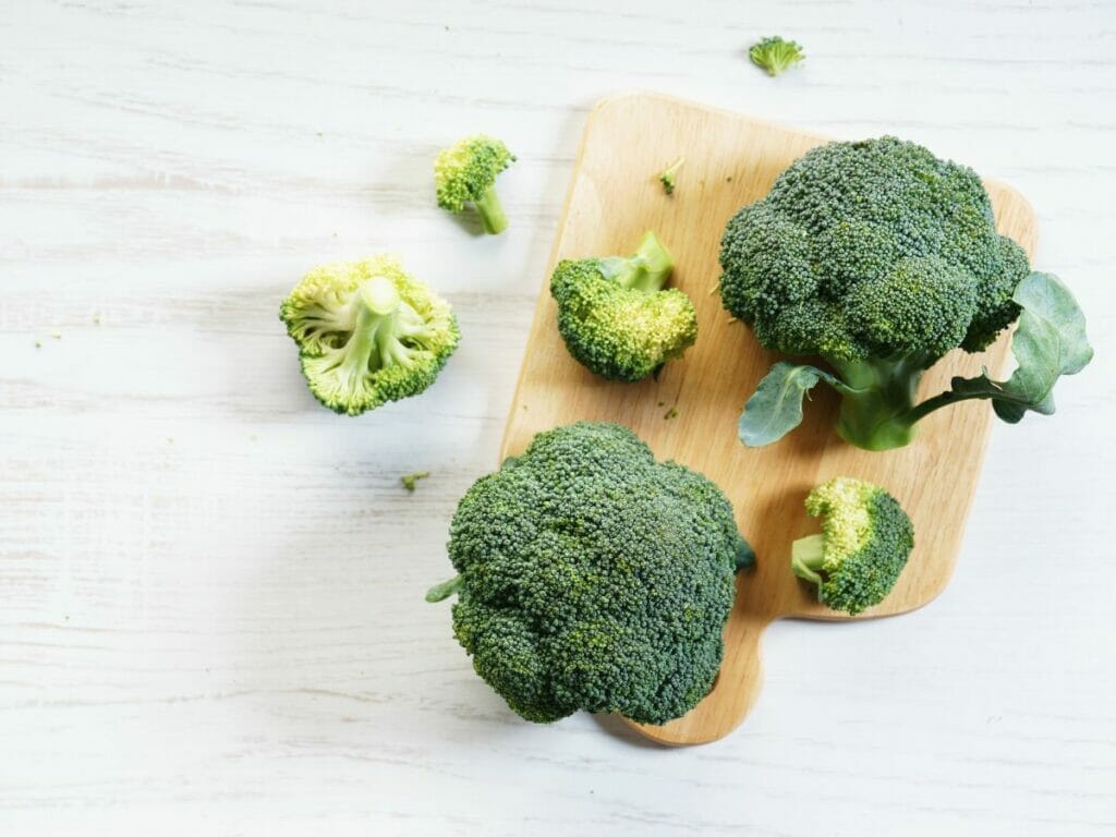 Broccoli on a cutting board 