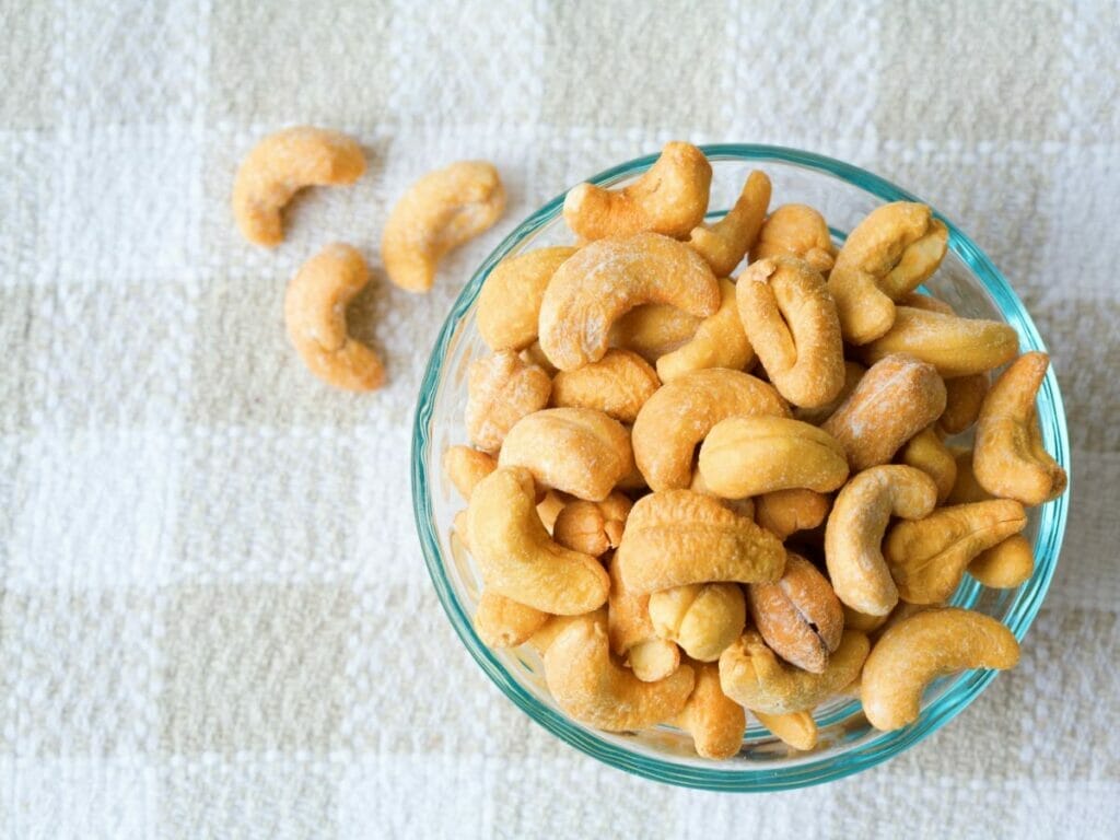 Cashews in a bowl 