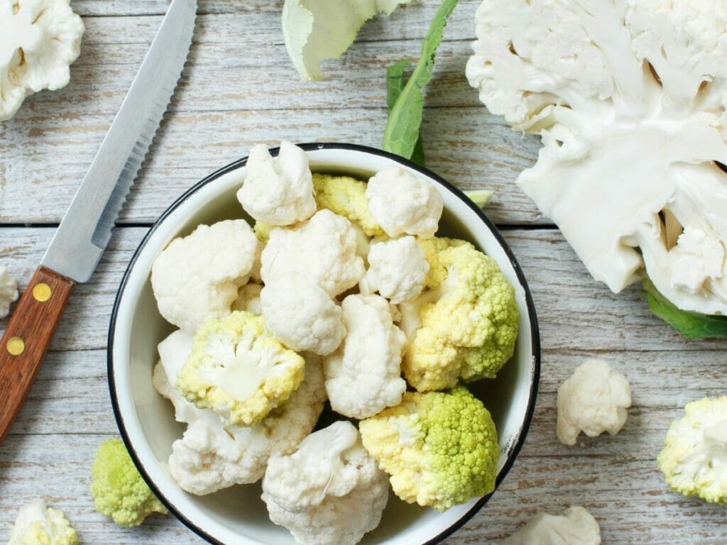 Cauliflower in a white dish 