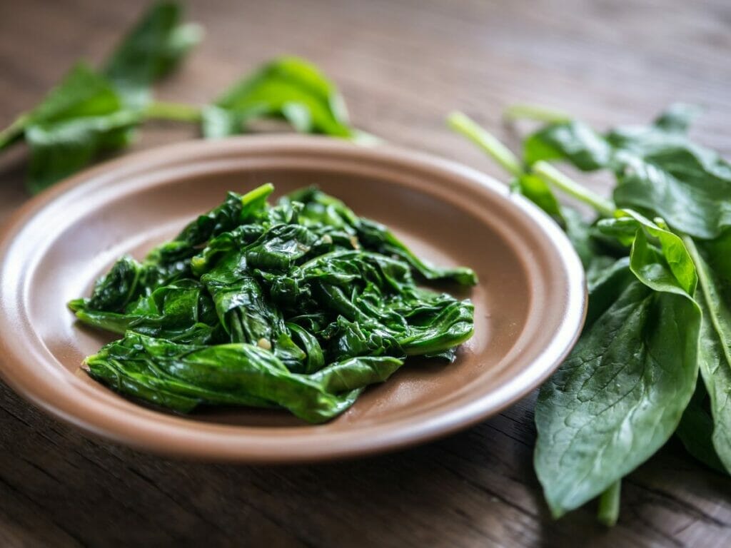 Cooked spinach 
