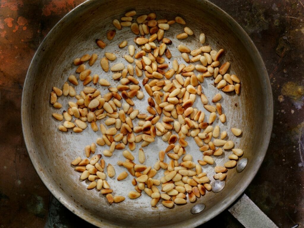 Toasted pine nuts 