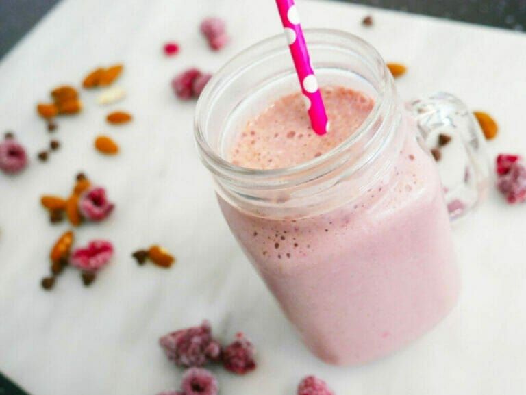 Chocolate almond butter smoothie protein shake (+ tips!) No Fuss Kitchen