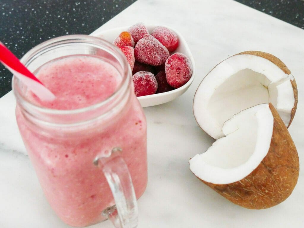Strawberry coconut milk smoothie recipe (+ tips!) No Fuss Kitchen