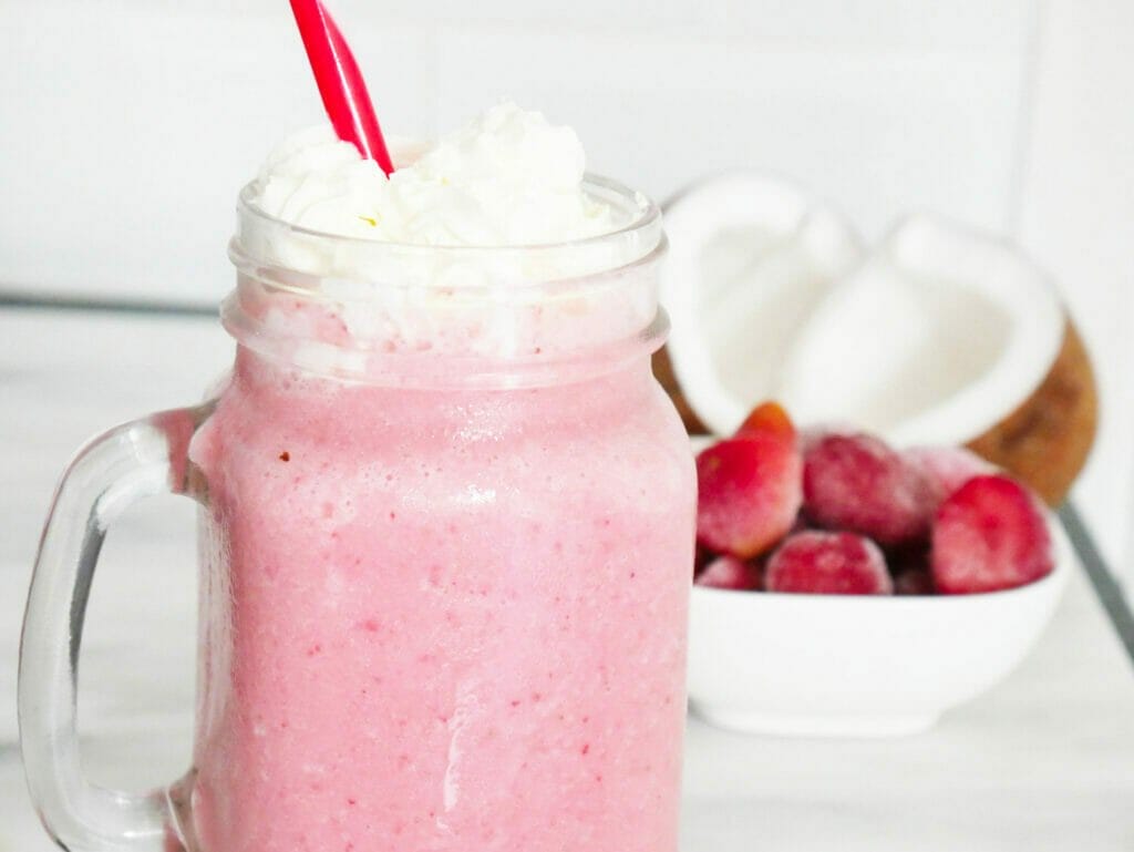 Strawberry coconut milk smoothie recipe (+ tips!) No Fuss Kitchen